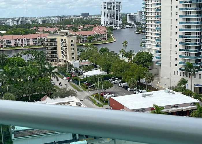 The Tides Apartments On The Beach
