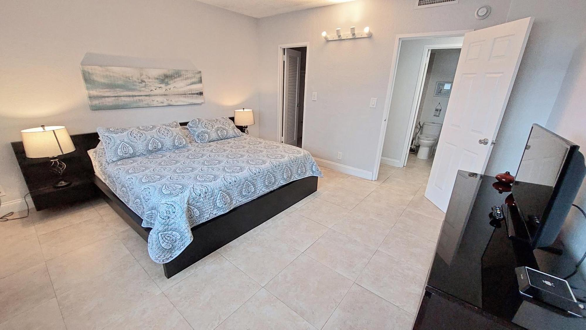 Apartment The Tides On The Hollywood