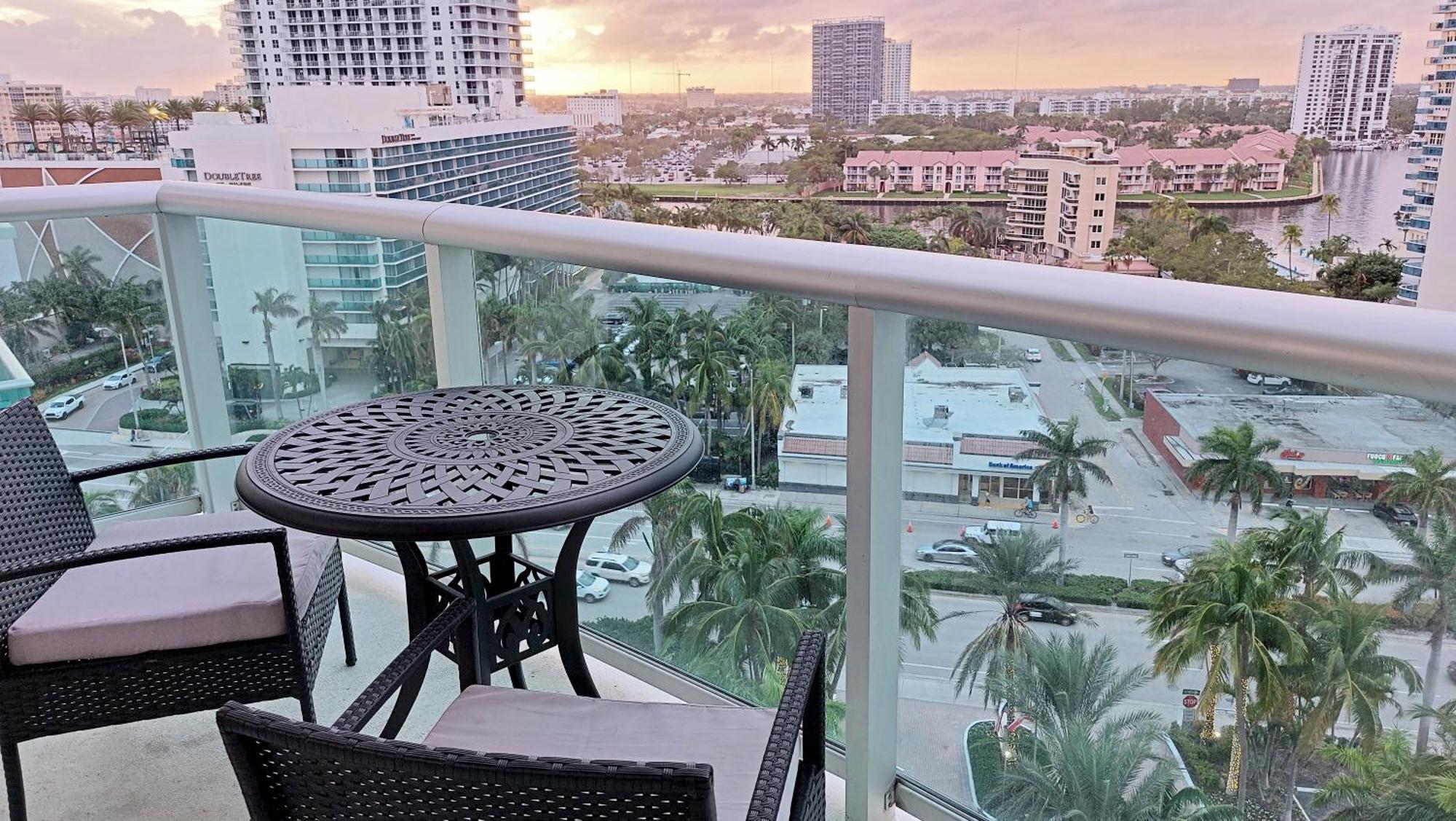 Apartment The Tides On The Hollywood