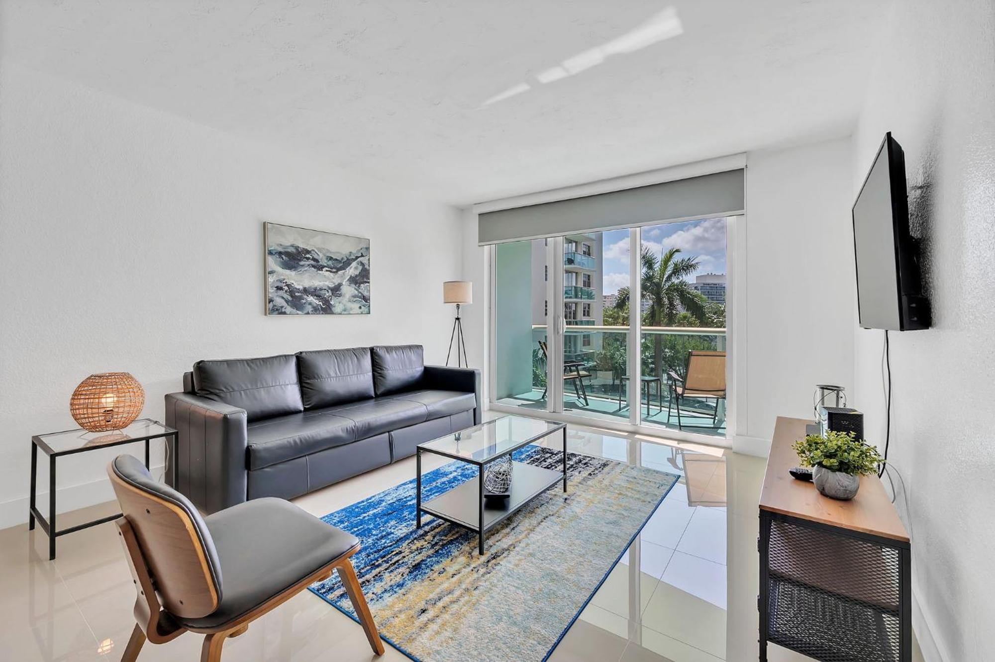 Apartment The Tides On The Hollywood