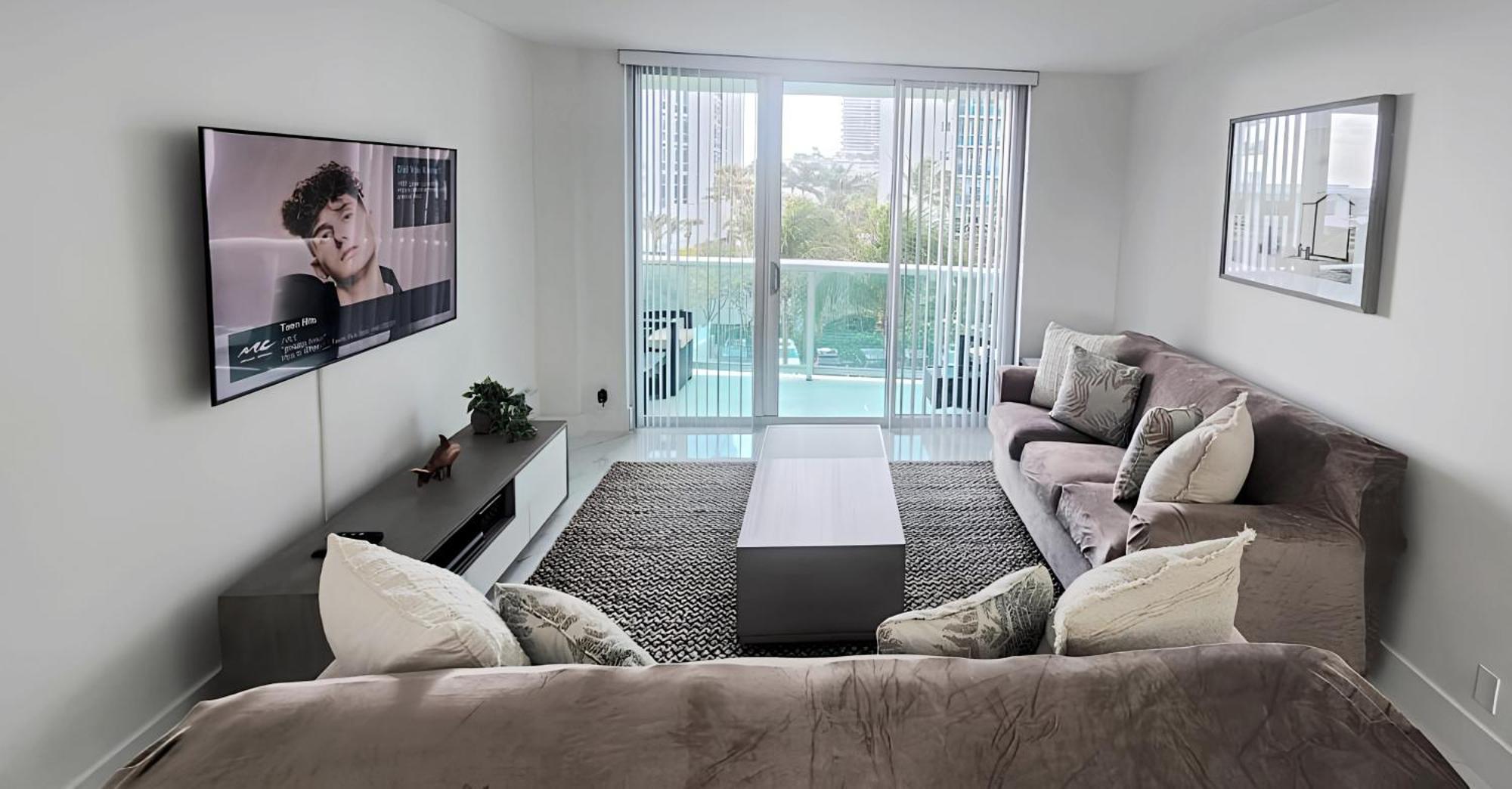 Apartment The Tides On The Hollywood