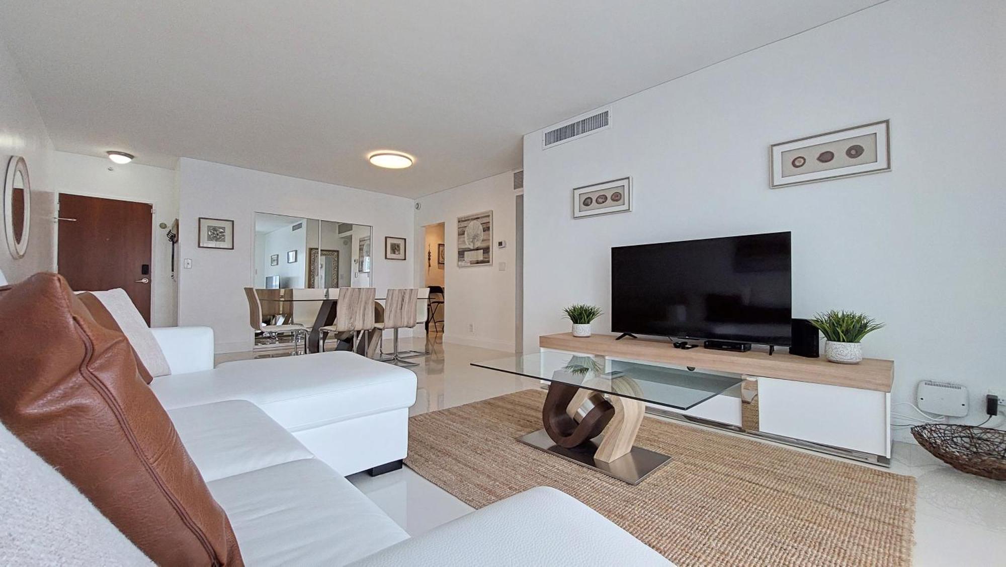 Apartment The Tides On The Hollywood